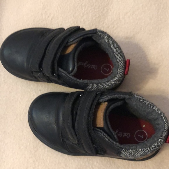 Cat & Jack high cut shoes size 7 - Picture 2 of 5